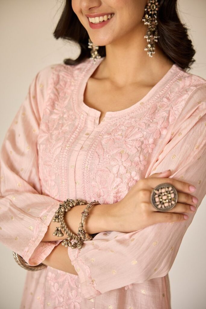 best chikankari kurti in lucknow
